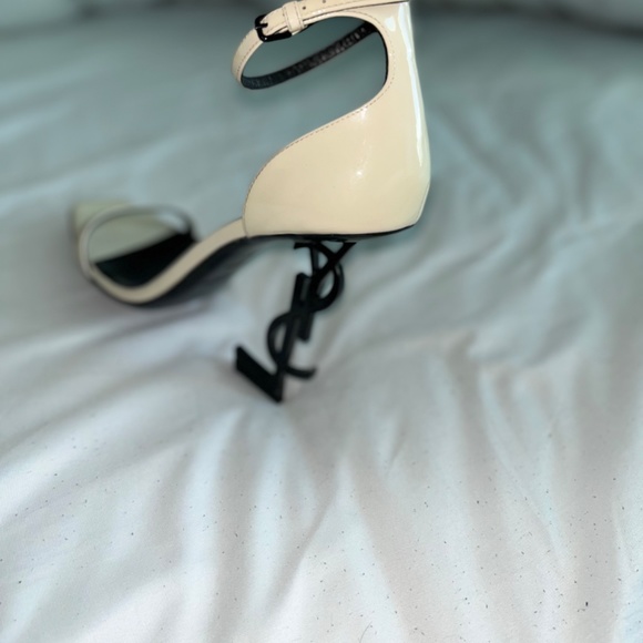 COPY - YSL OPYUM SANDALS IN PATENT LEATHER WITH BLACK HEEL - Picture 4 of 5